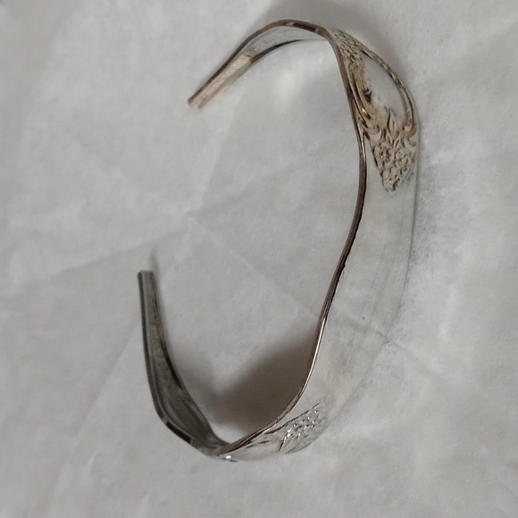 Spoon Design Bracelet - Picture 1 of 6
